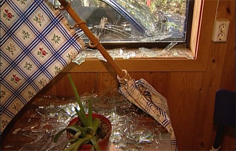 Lynnedslag gjorde store skader på en bolig i Veldre i Ringsaker tirsdag. (foto: Frodse Meskau)