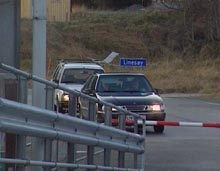 Bilene på ferjeleie på Linesøya kan være borte allerede før sommerferien i 2007. Foto: NRK Midtnytt