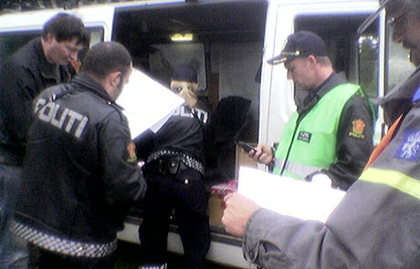 Politiet starta en større leteaksjon etter den savnede eleven. MMS-foto: Kjartan Trana NRK Trøndelag.