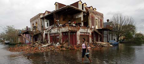 Stormen har fart hardt med det gamle huset i den historiske delen av New Orleans (Foto: G.Coronado, AP)