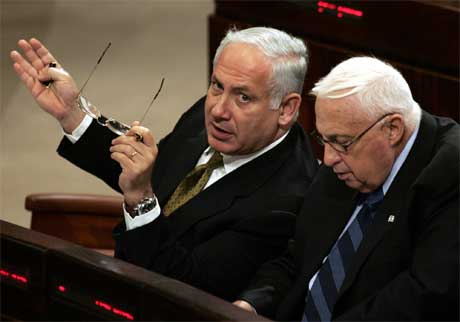 Benjamin Netanyahu og Ariel Sharon.(Foto:AP/Scanpix)
