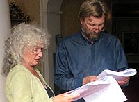 Ine Finholt Jansen (Marie) og Jan Ø. Wiig (Vidkun) hadde leseprøve i dag. Foto: NRK