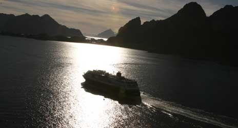 Sitter du p fine bilder av Hurtigruten? Bli med i vr konkurranse. Foto: Anders Leines, NRK.