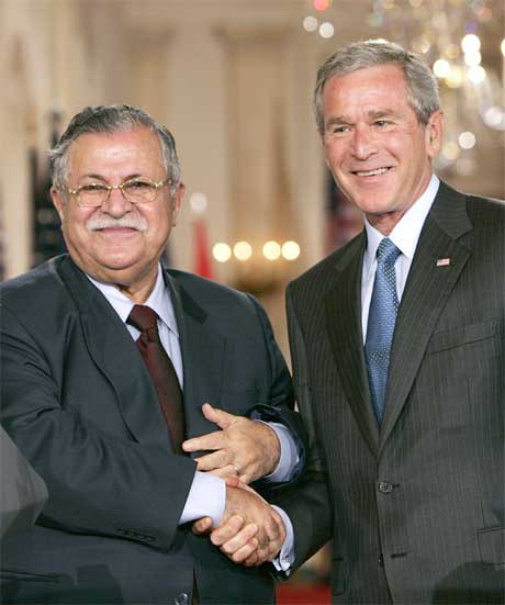 WASHINGTON D.C.: Bush og Talabani på pressekonferansen i dag. (Foto: Scanpix / AP)