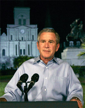 George W. Bush talte til nasjonen fra Jackson Square i New Orleans. (Foto: Susan Walsh/AP/Scanpix)