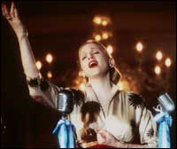 Det er laget både musikaler og filmer om Evita Peron. Her fra filmen med Madonna i rollen som Evita. 