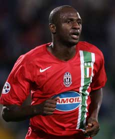 Patrick Vieira (Foto: AFP PHOTO / PACO SERINELLI ) Patrick Vieira (Foto: AFP PHOTO / PACO SERINELLI )