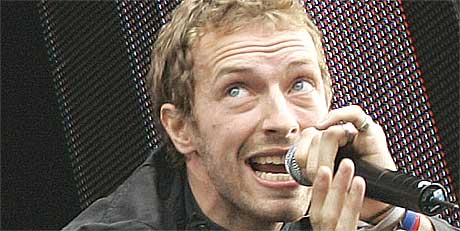 Chris Martin og Coldplay får ikke spille når det blåser som verst. Foto: Scanpix.