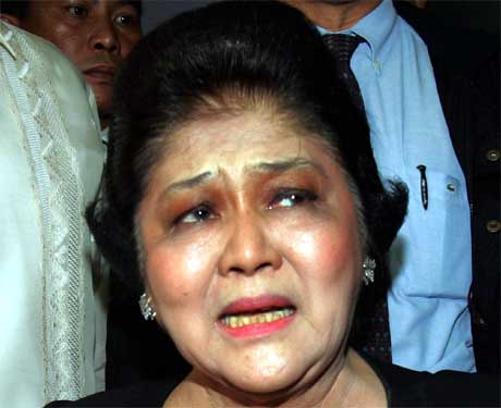 Imelda Marcos er rasande på filippinske styresmakter. (Foto: AP/Scanpix)
