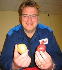 Dyrkningsrådgiver Jan Arne Maarud hos Maarud (Kraft Food) Dyrkningsrådgiver Jan Arne Maarud hos Maarud (Kraft Food)