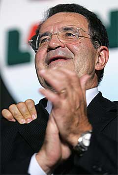 Romano Prodi hadde innkalt til folkefest og varslet sin seierstale.
