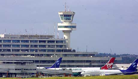Flyet styrtet få minutter etter at det hadde tatt av fra Murtala Mohammad internasjonale flyplass i Lagos. (Foto: AFP/Scanpix)