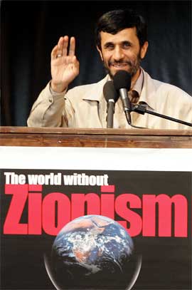 Mahmoud Ahmadinejad under dagens tale. (Foto: Scanpix / AFP)