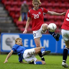 Lise Klaveness scoret for Norge. (Foto: Chris Kyllingmark / SCANPIX)