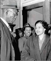 Rosa Lee Parks sammen med NAACP ledere