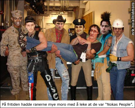I tiden før ranet moret de seg med å leke Village People. (Innsendt av cOn_tity) I tiden før ranet moret de seg med å leke Village People. (Innsendt av cOn_tity)