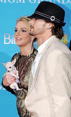 Er det tidligere så lykkelige paret Britney Spears og Kevin Federline ikke så lykkelige lenger? Foto: Eric Jamison, AP Photo / Scanpix.
