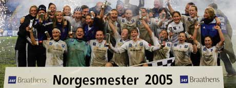 Asker ble norgesmestere i fotball for kvinner i 2005(Foto: Håkon Mosvold Larsen / SCANPIX)
