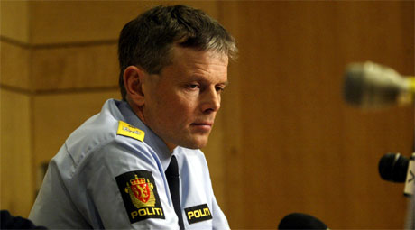 Arne Hammersmark på den den første pressekonferansen politiet hadde etter Nokas-ranet. (Foto: Alf Ove Hansen/Scanpix)