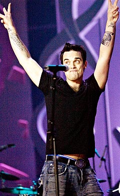 Robbie Williams vant prisen for beste mannlige artist under MTV Europe Music Awards nylig. Her på scenen under Nordic Music Awards. Foto: Nils Meilvang, Scanpix.