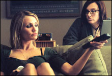 Cameron Diaz som Maggie og Toni Collette som søsteren Rose. (Foto: Fox Film) Cameron Diaz som Maggie og Toni Collette som søsteren Rose. (Foto: Fox Film)