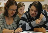 Voksne som har fullført grunnskolen eller tilsvarende, men som ikke har fullført videregående opplæring har etter søknad rett til videregående opplæring. Foto: NRK/Puls