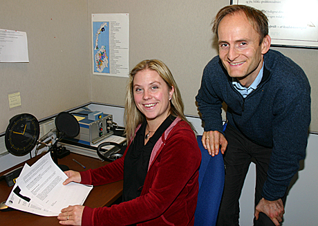 Værstemmer i radioen: Sofia Windjusveen og Terje Alsvik Walløe er to av de ti ved Meteorologisk institutt som leser værvarsler i radioen.(foto: Jon-Annar Fordal)