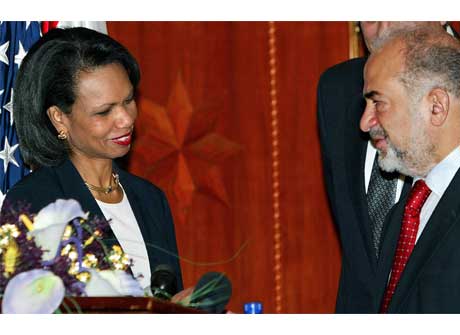 Condoleezza Rice traff blant andre Iraks statsminister Ibrahim Jaafari i Bagdad i dag. (Foto: Ahmad al-Rubaye/ Reuters/ Scanpix)