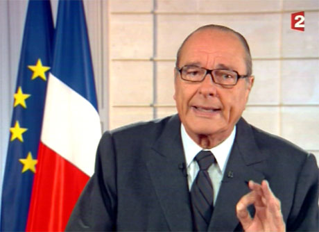 Frankrikes president Jacques Chirac appellerte til ungdommen i kveld. (Foto: France 2/AFP/Scanpix)