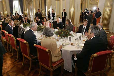 Kongelige fra hele Europa samlet til lunsj i den belgiske hovedstaden Brussel i dag. (Foto: Reuters/Scanpix)