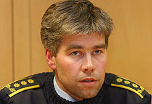 Reporter Sjur Sætre møter politiinspektør Atle Roll-Matthiesen (bildet) på hans kontor. Foto: Knut Fjeldstad / SCANPIX 