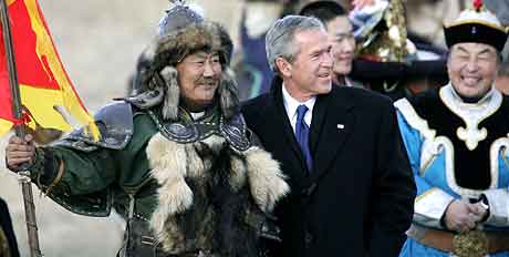 Fra Asia-reisen til president Bush. Foto:  Kevin Lamarque , Reuters