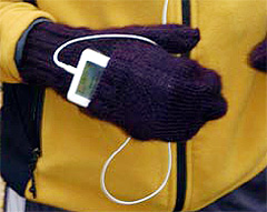 iPod Mittens lar deg ta med spilleren i vanten. Foto: sprboston.com.