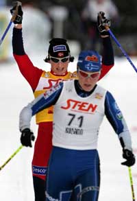 Marit Bjørgen slo finske Virpi Kuitunen med 29 sekunder i Kuusoma. (Foto: Erlend Aas / SCANPIX) 