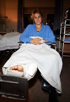 Per Ciljan Skjelbred fotografert på St. Olavs hospital i Trondheim, der han har vært innlagt siden sist onsdag da han brakk beinet i Champions League kampen mot Olympiakos. (Foto: Morten Holm / SCANPIX ) Per Ciljan Skjelbred fotografert på St. Olavs hospital i Trondheim, der han har vært innlagt siden sist onsdag da han brakk beinet i Champions League kampen mot Olympiakos. (Foto: Morten Holm / SCANPIX )