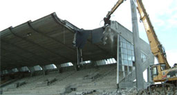 Når tribunen på Stavanger stadion er revet skal det bygges nytt. (Foto: NRK)