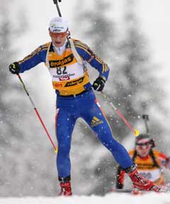 Anna Carin Olofsson på vei til sin første seier i verdenscupen. (Foto: Reuters/Scanpix)