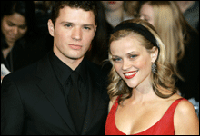 Reese Witherspoon har vært gift med Ryan Phillippe siden 1999, men noen trekant vil hun ikke gå med på. (Foto: Scanpix)