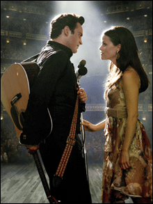 Neste store film med Reese Witherspoon blir Walk the Line", filmatiseringen av Johnny Cashs liv. Med Joaquin Phoenix i rollen som Cash og Reese som hans kone June Carter (Foto: 20th Century Fox)