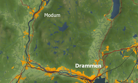 Det er 50 km fra taxisentralen i Drammen til sjåførene i Modum.