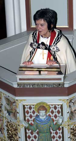 Helga Haugland Byfuglien ble søndag vigslet til ny biskop i Borg bispedømme. Foto: Bjørn Sigurdsøn / SCANPIX