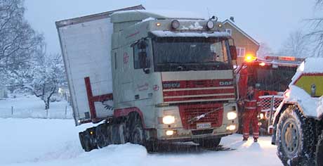 Ein trailer glei utfor vegen i Stryn. Foto: Jan Ivar Vik