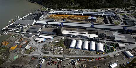 BLIR INDUSTRIPARK: Anlegget til Hydro Aluminium i Sunndal. Foto: Scanpix.