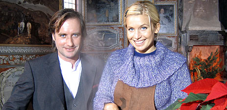 <b>Kom i julestemning med Pelle og Tina!</b> Foto: SVT