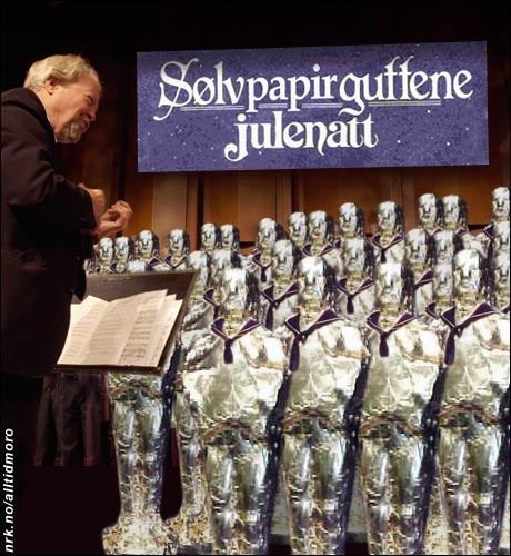 2003: Koret gjennomfører en serie avantgarde-konserter innpakket i aluminiumsfolie, under navnet Sølvpapirguttene. (Alltid Moro, Originalfoto: Scanpix)