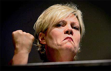 Klar tale fra Kristin Halvorsen på Unionkonferansen 2005. Foto: Scanpix
