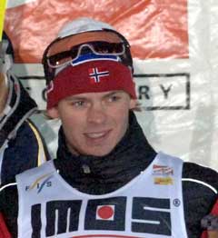 Johan Kjølstad på pallen. (Foto: AFP/Scanpix) Johan Kjølstad på pallen. (Foto: AFP/Scanpix)