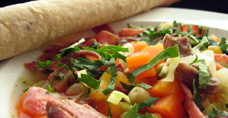 Servér suppa med for eksempel lefse. Foto: NRK Servér suppa med for eksempel lefse. Foto: NRK