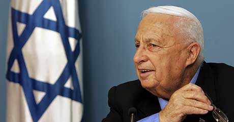 Israels statsminister Ariel Sharon under en pressekonferanse i november i fjor. (Foto: AFP/Scanpix)