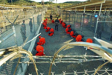 Fanger på Guantanamo-basen på Cuba i januar 2003. (Arkivfoto: AFP/Scanpix)